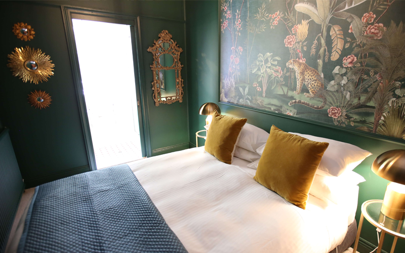 Petite Ensuite Room 23