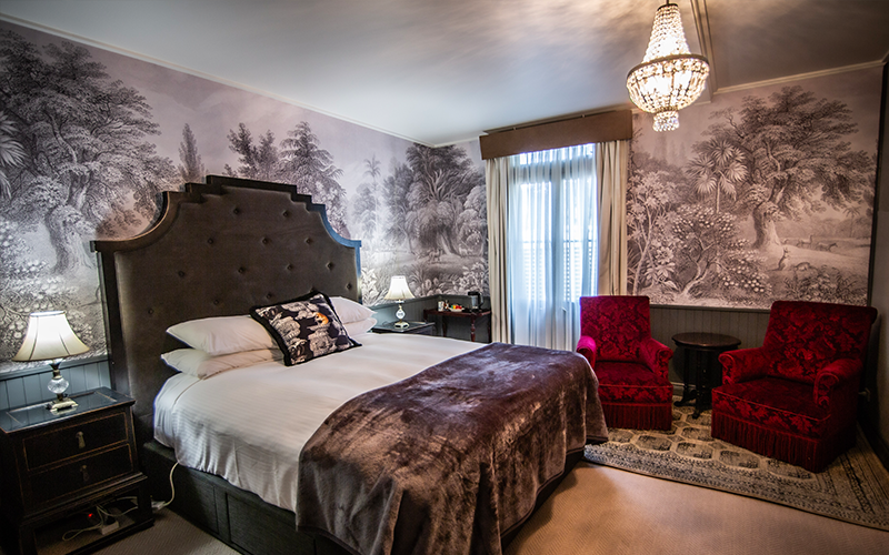 Queen Ensuite Room 24
