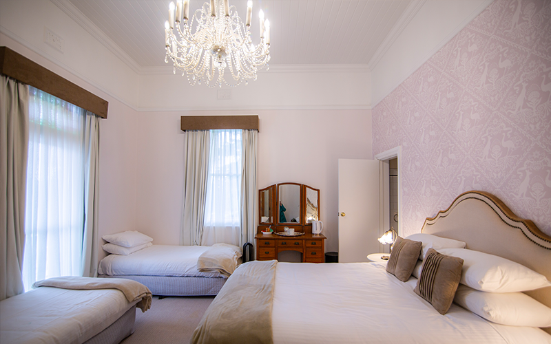 Queen Ensuite Room 25