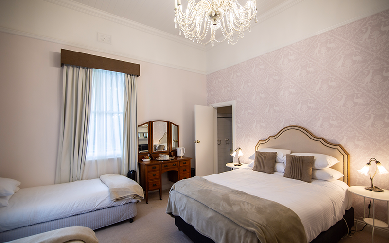 Queen Ensuite Room 25