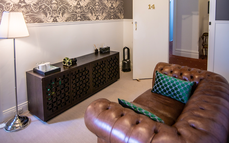 Queen Suite Room 14